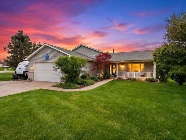8262 Heron Lake Road, St. John, IN 46373