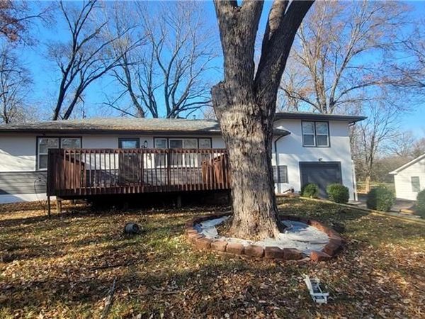 9008 Indiana Avenue, Kansas City, MO 64132