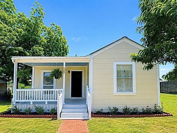 502 W Paine Avenue, Comanche, TX 76442