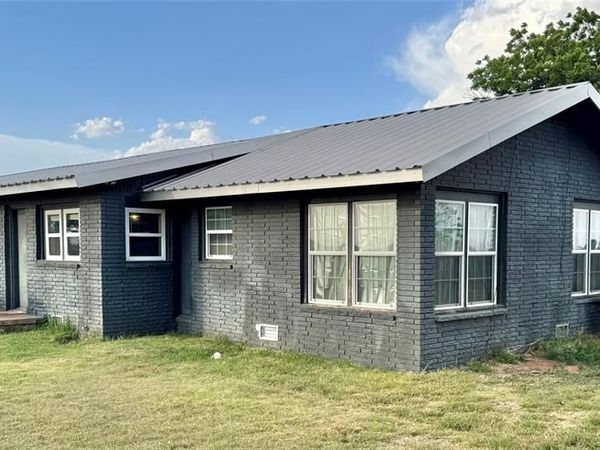 1807 Crowell Highway, Quanah, TX 79252
