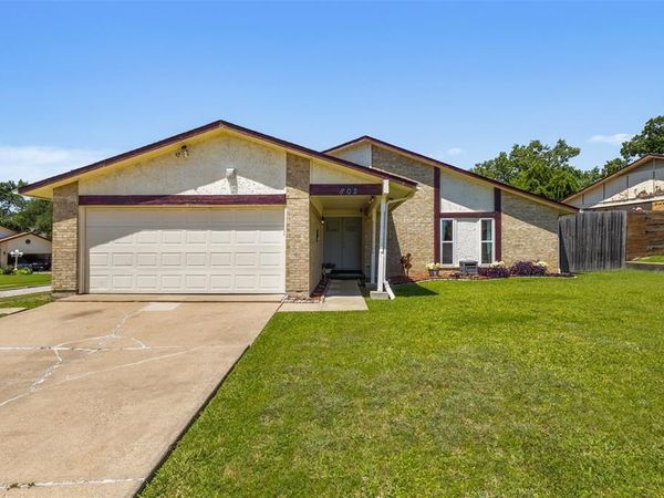 802 Via Balboa, Mesquite, TX 75150