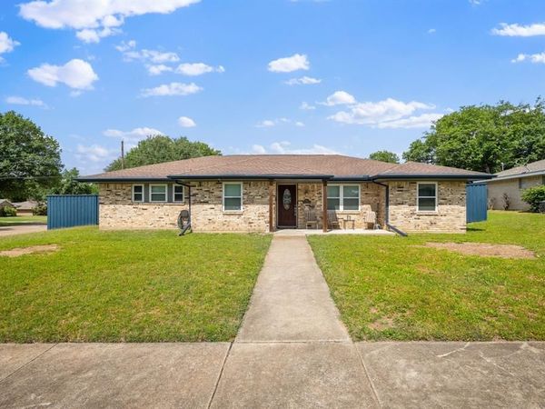 901 Lancaster Park Drive , Lancaster, TX 75146