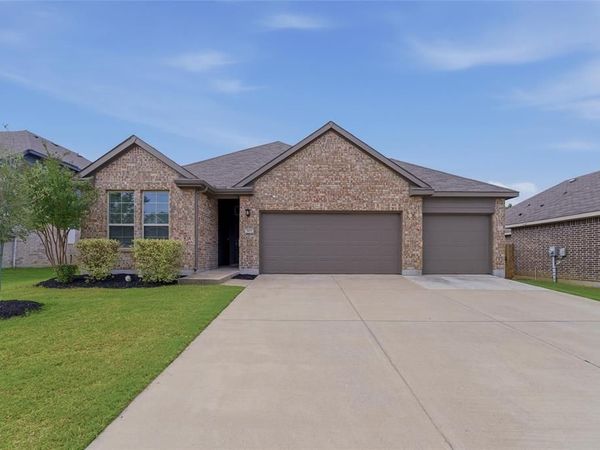 305 Evans Drive, Van Alstyne, TX 75495