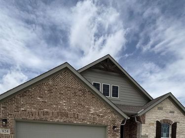 824 Elmstead Drive, Fort Worth, TX 76108