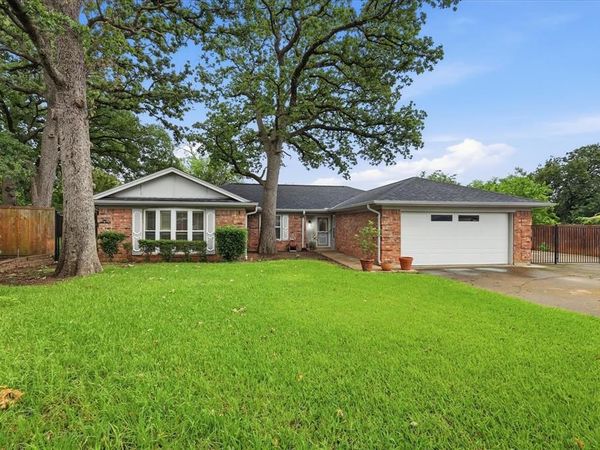 2604 Meadow Place, Bedford, TX 76021