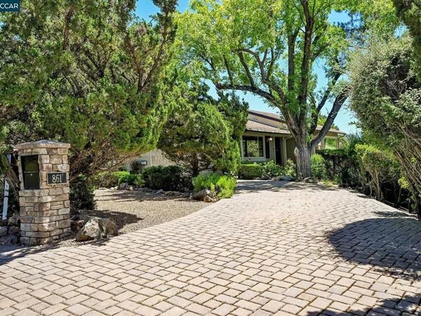 861 Holly Hill Dr, Walnut Creek, CA 94596