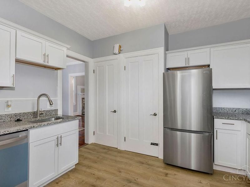 4458 W Eighth Street, Cincinnati, OH 45238 Photo 13