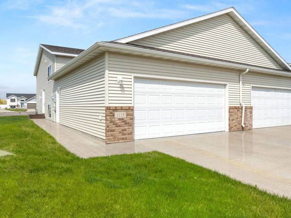 1113 39th Avenue S, Moorhead, MN 56560