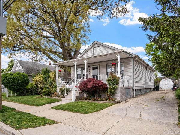 150 Shaw Avenue , Valley Stream, NY 11580