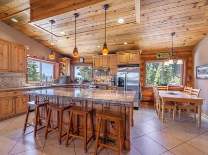 14240 Skislope Way, Truckee, CA 96161 Photo