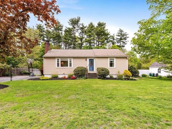 22 Ortins Rd, Hamilton, MA 01982