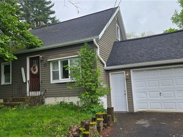 10 Tibbitts Road, New Hartford, NY 13413