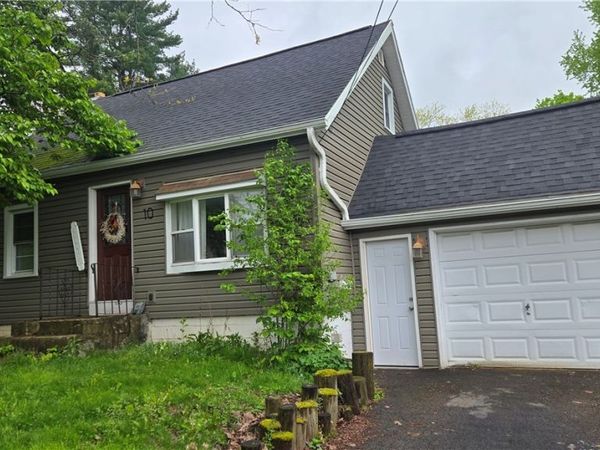 10 Tibbitts Road , New Hartford, NY 13413