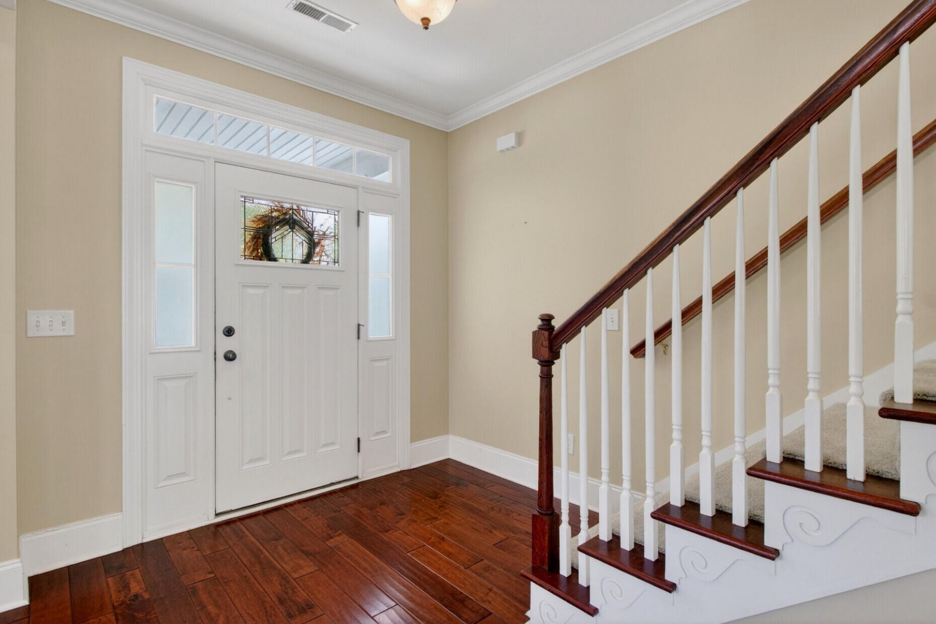 919 Hunt Club Run Photo 6