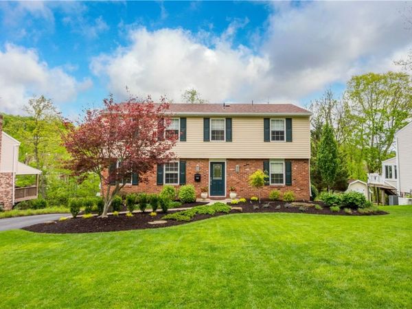 5959 Daleview Drive, Bethel Park, PA 15102