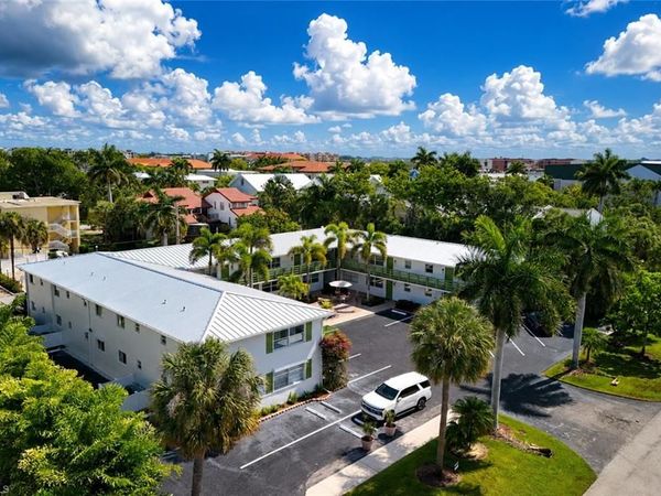 975 9th AVE S, Unit 11, NAPLES, FL 34102
