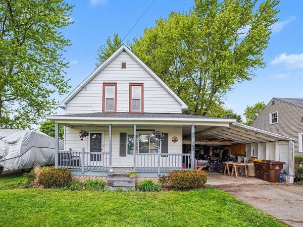 707 Republic Avenue N, Alma, MI 48801
