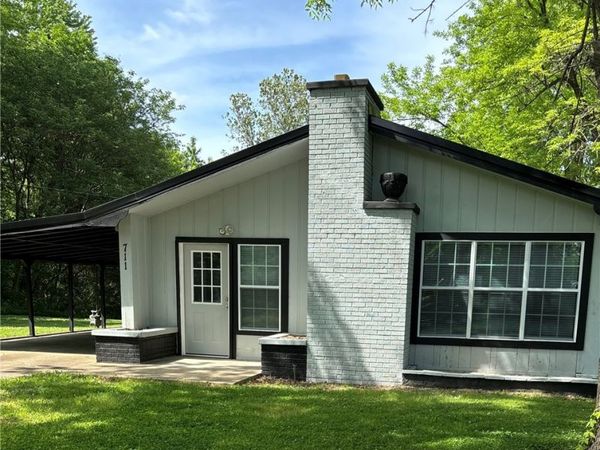 711 E Walnut , Paragould, AR 72450