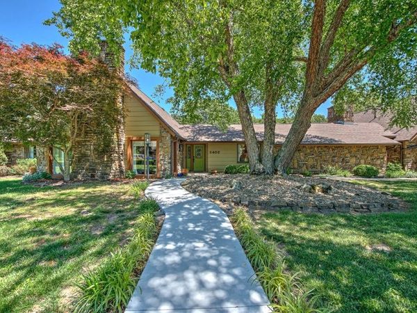 2402 NW Linebarger Lane , Bentonville, AR 72712