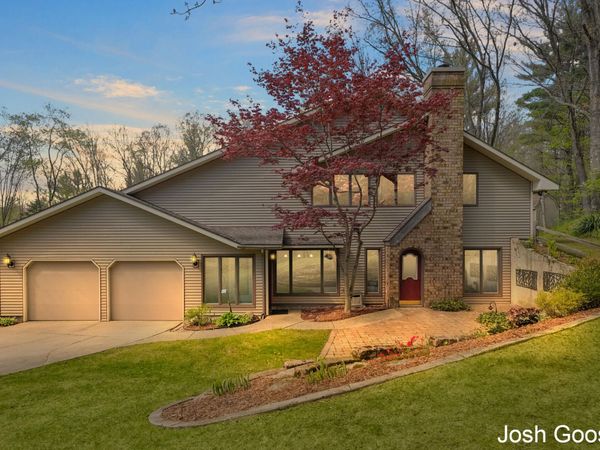 5742 Timber Canyon Bend NE, Belmont, MI 49306