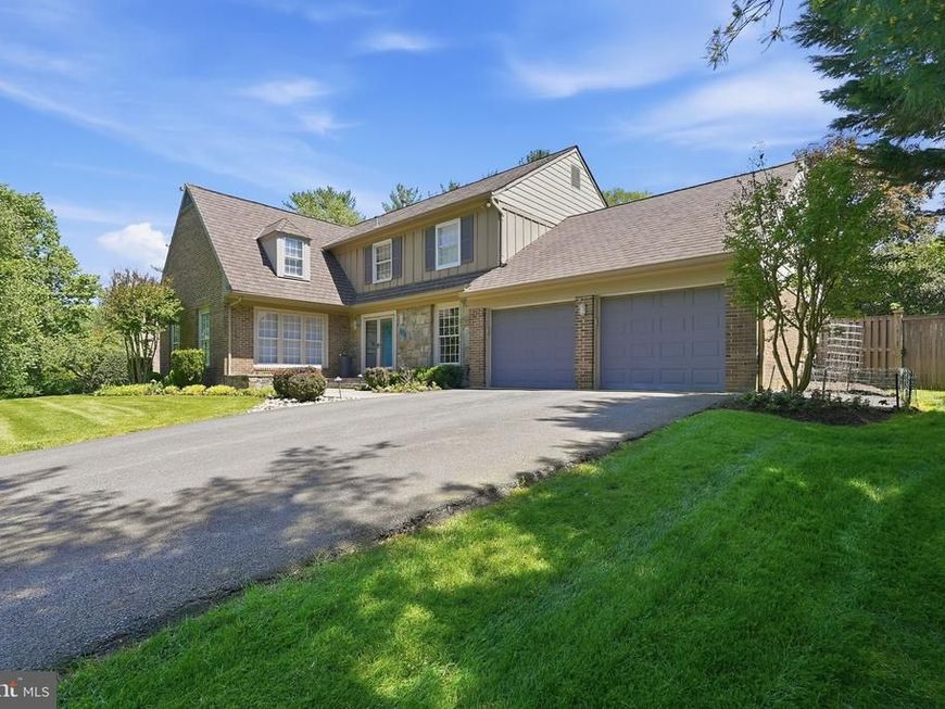 7556 Pepperell Drive, Bethesda, MD 20817 Main Photo