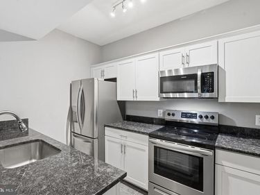 12155 PENDERVIEW TERRACE, Unit 823, FAIRFAX, VA 22033