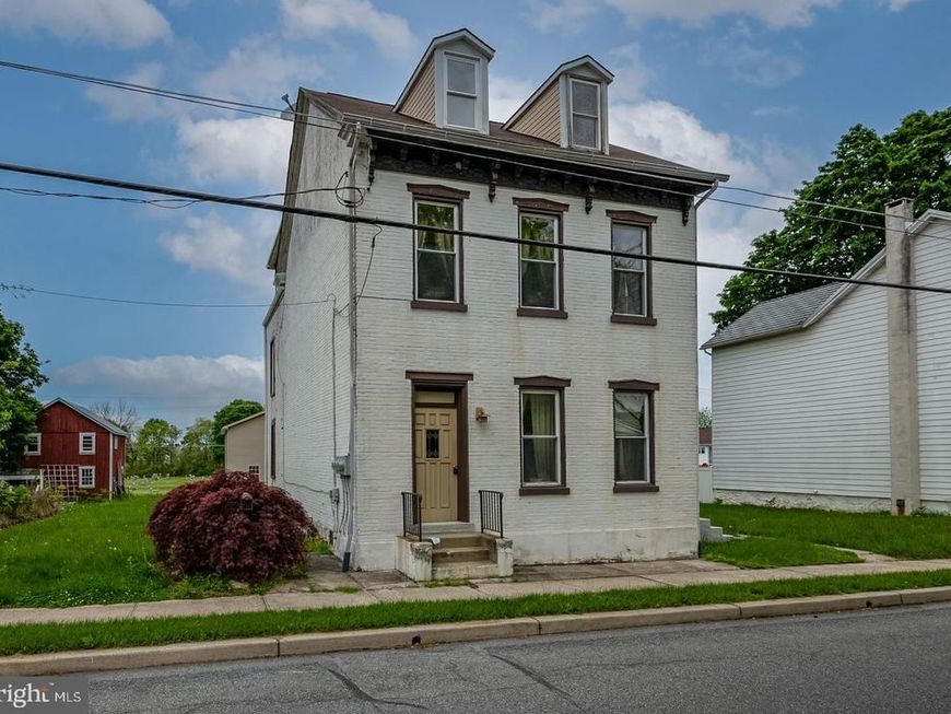 209 W Franklin Street, Topton, PA 19562 Main Photo