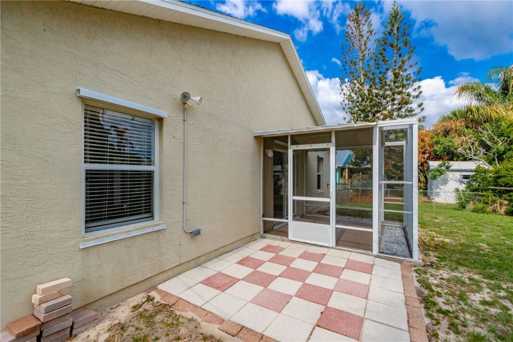 980 Dolphin Avenue, Sebastian, FL 32958 Photo