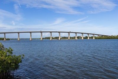 980 Dolphin Avenue, Sebastian, FL 32958 Photo
