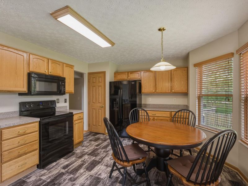 6558 Hemmingford Drive, Canal Winchester, OH 43110 Photo 15