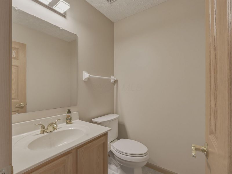 6558 Hemmingford Drive, Canal Winchester, OH 43110 Photo 17