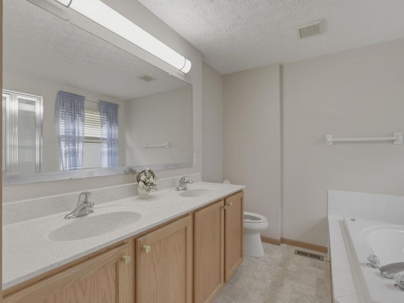 6558 Hemmingford Drive, Canal Winchester, OH 43110 Photo 21