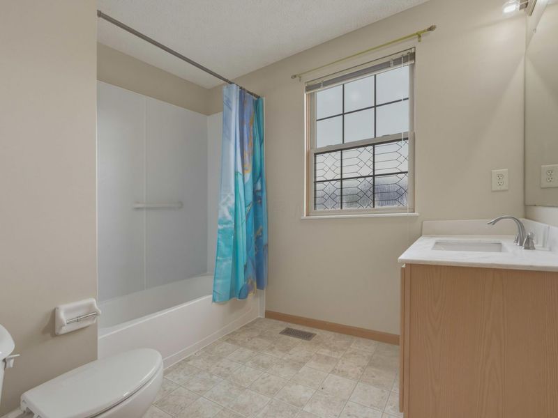 6558 Hemmingford Drive, Canal Winchester, OH 43110 Photo 33