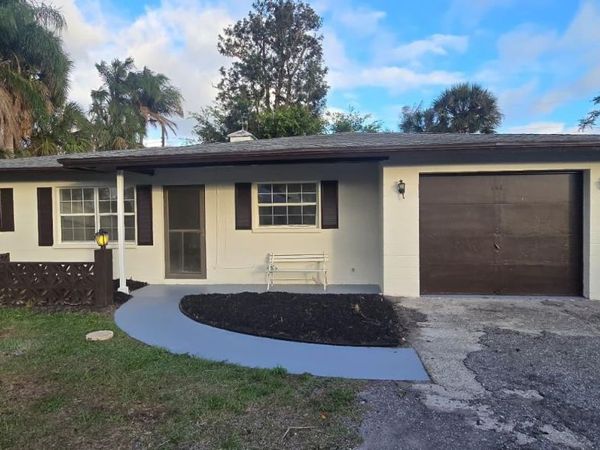 345 S VENICE BOULEVARD , VENICE, FL 34293