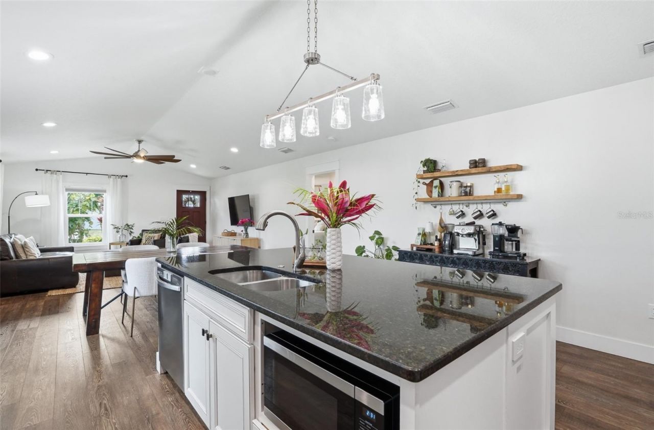 606 19th Avenue W, Palmetto, FL 34221 Photo