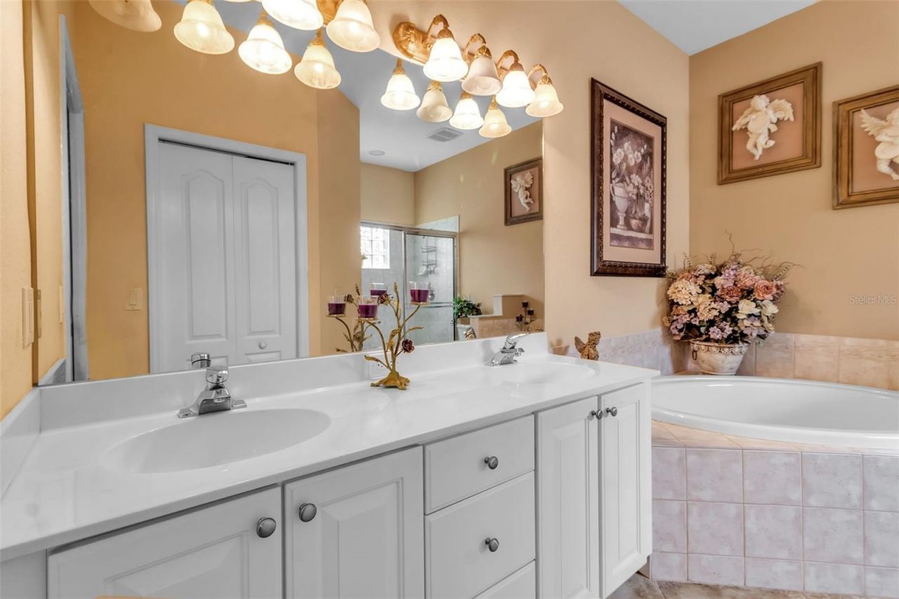 5220 Creekside Trail, Sarasota, FL 34243 Photo