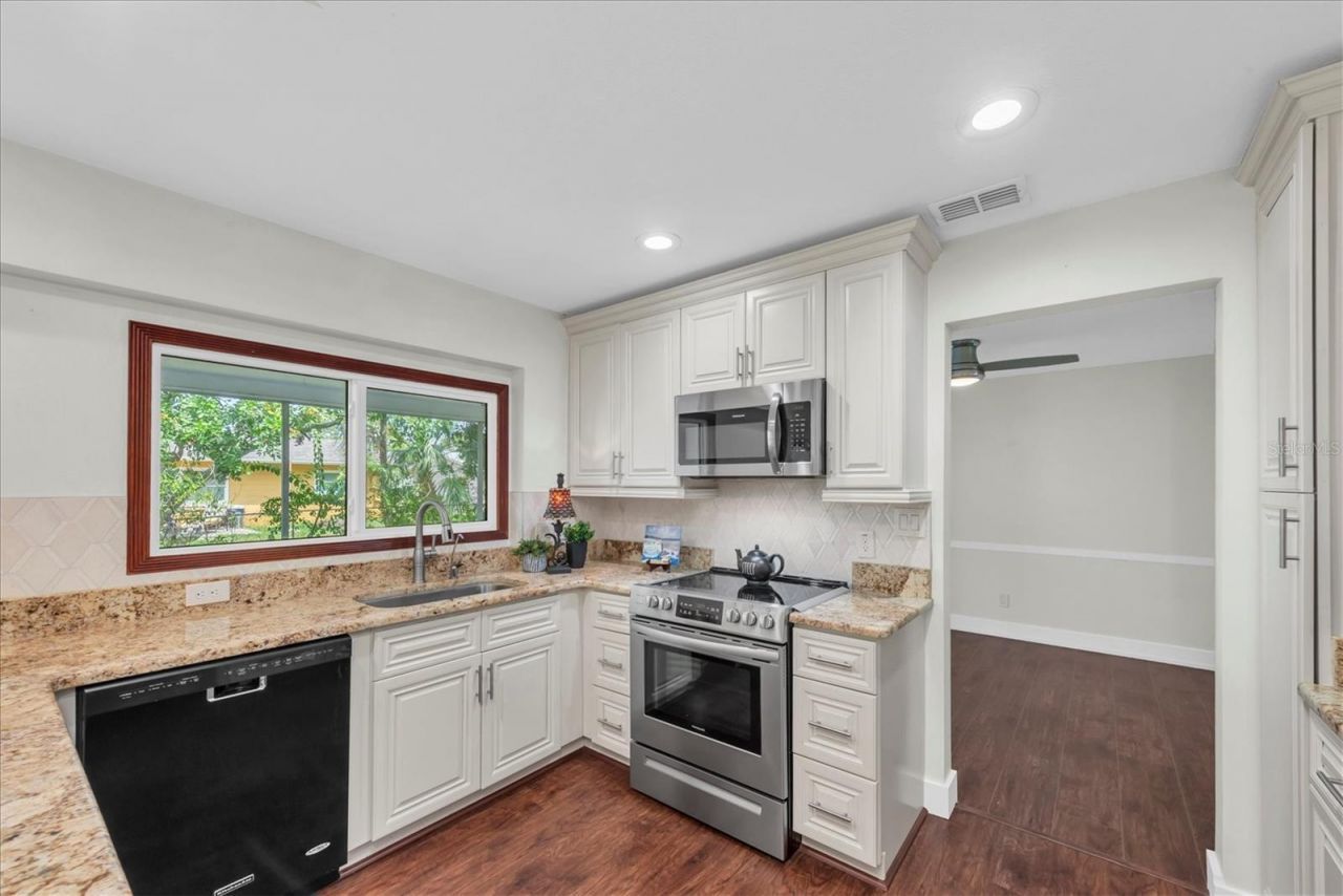 6212 20th Street S, Saint Petersburg, FL 33712 Photo