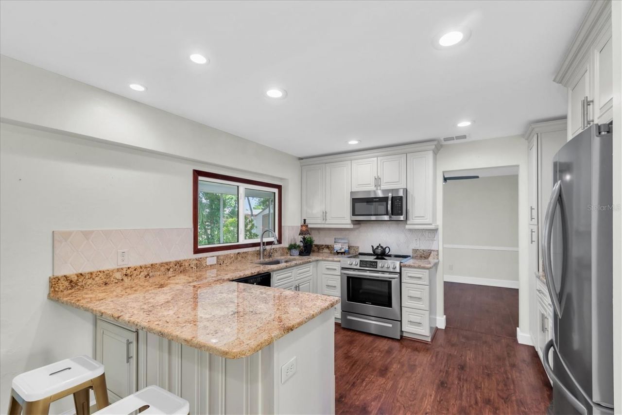6212 20th Street S, Saint Petersburg, FL 33712 Photo