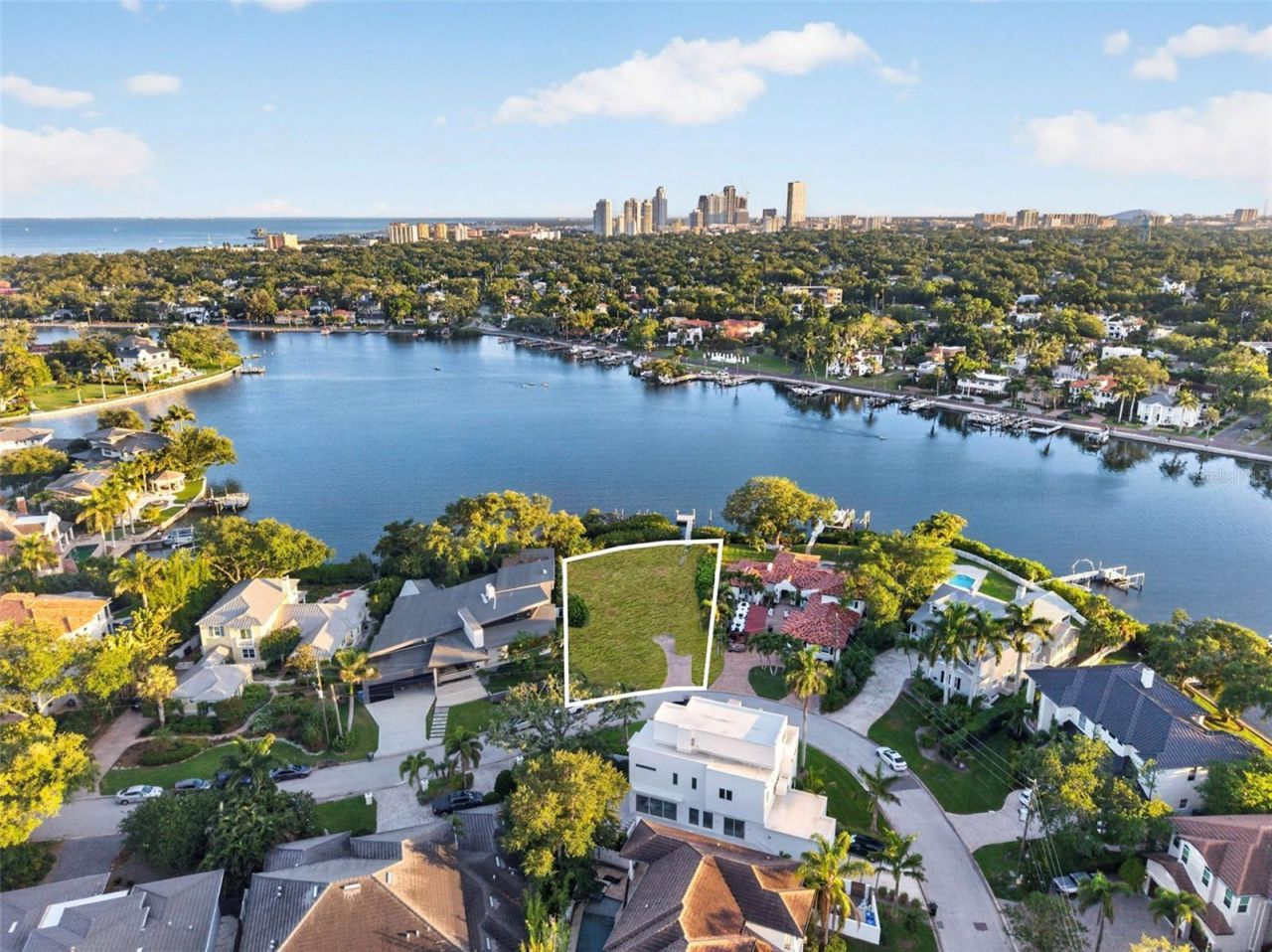 1026 Monterey Boulevard Ne, Saint Petersburg, FL 33704 Photo