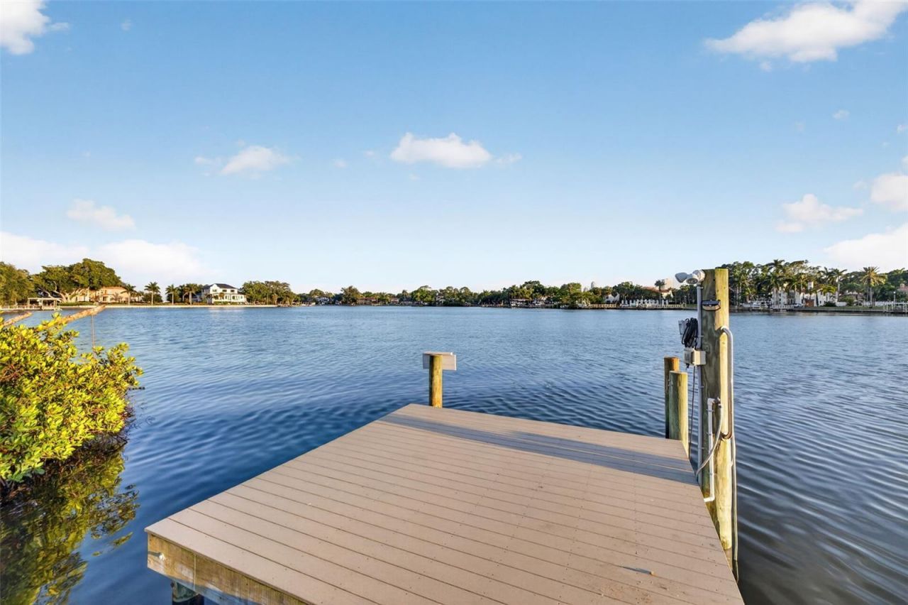 1026 Monterey Boulevard Ne, Saint Petersburg, FL 33704 Photo