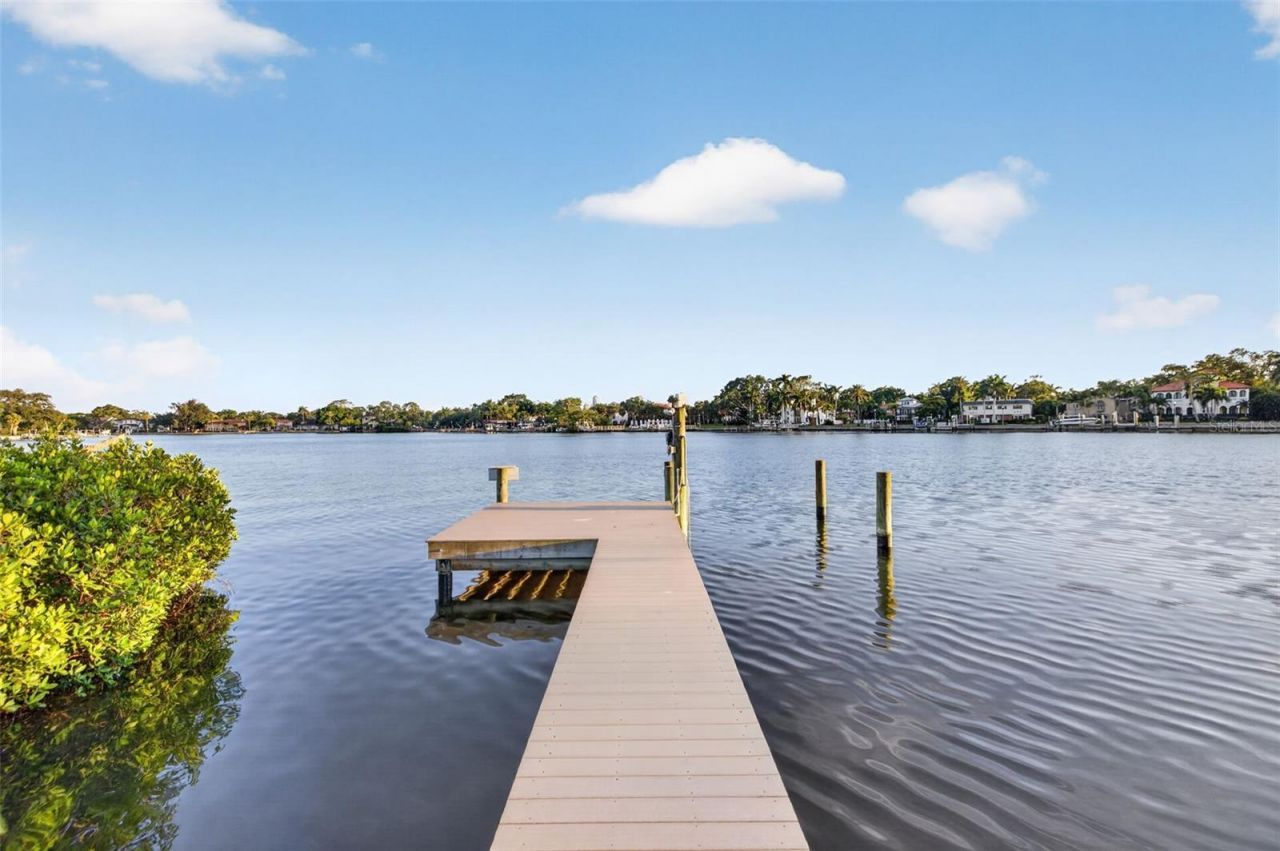 1026 Monterey Boulevard Ne, Saint Petersburg, FL 33704 Photo