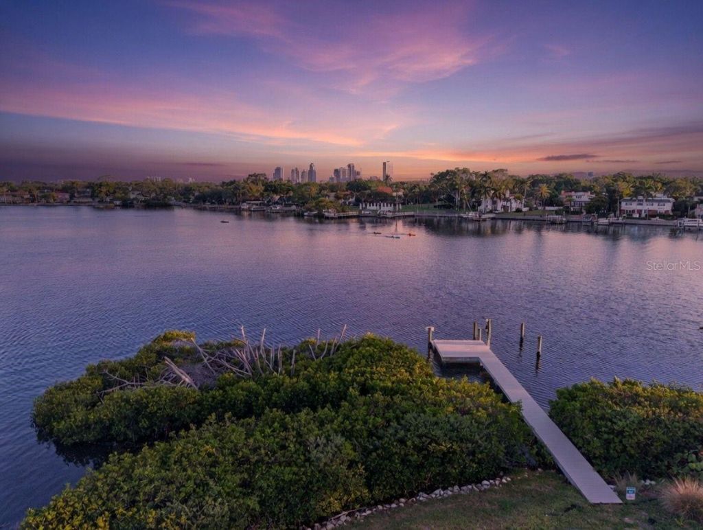 1026 Monterey Boulevard Ne, Saint Petersburg, FL 33704 Photo