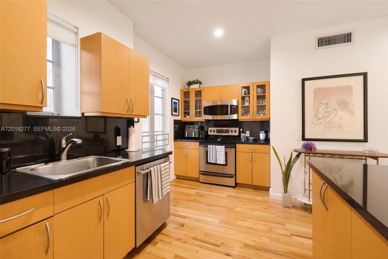 1551 Lenox Ave, Unit 8, Miami Beach, FL 33139 Photo
