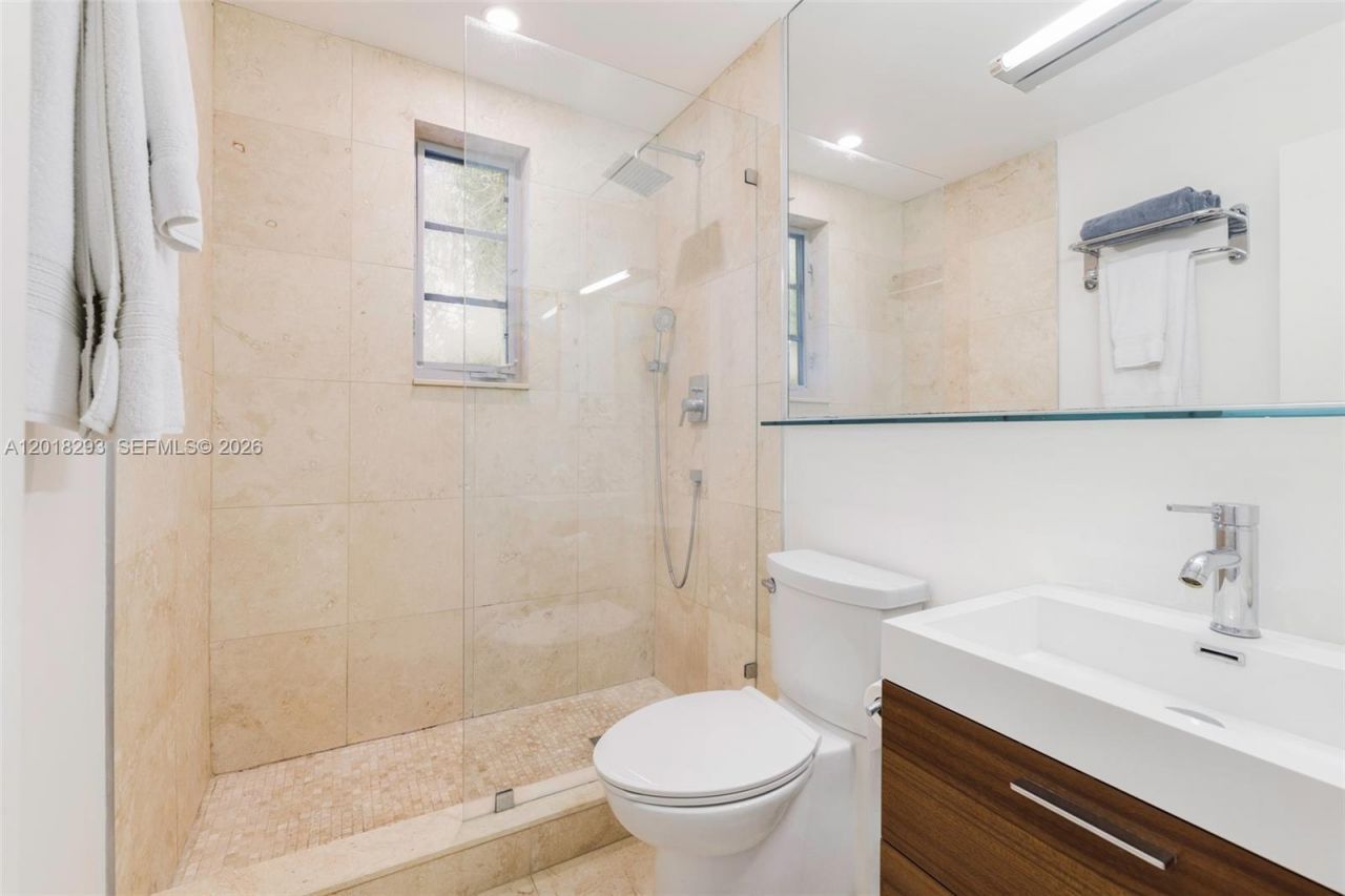 1551 Lenox Ave, Unit 8, Miami Beach, FL 33139 Photo