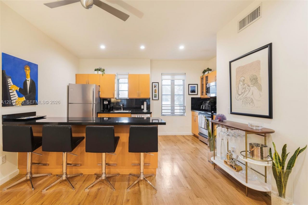 1551 Lenox Ave, Unit 8, Miami Beach, FL 33139 Photo