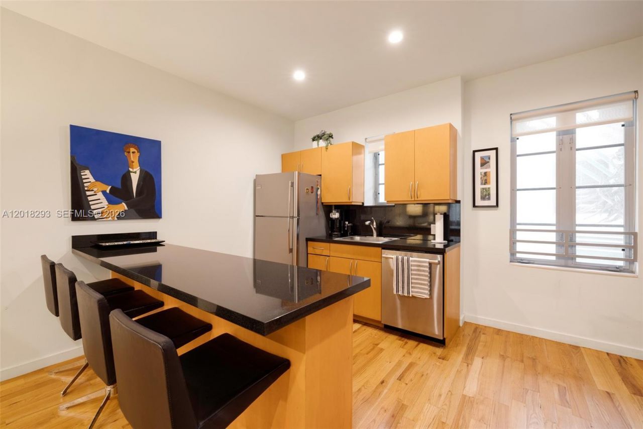 1551 Lenox Ave, Unit 8, Miami Beach, FL 33139 Photo
