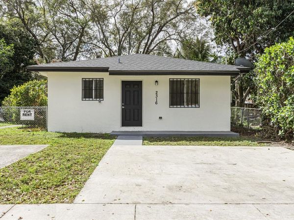 2316-2318 NW 98th St, Miami, FL 33147