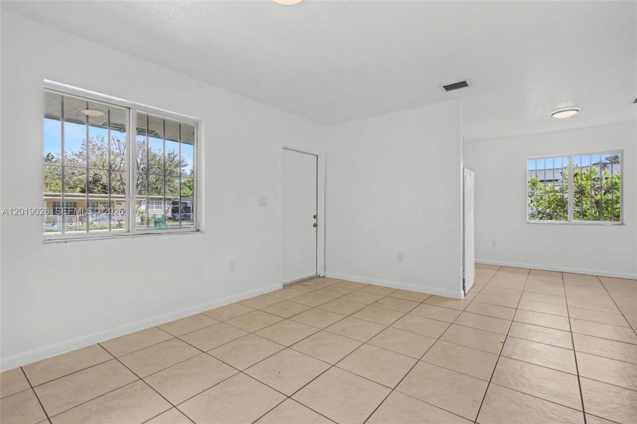 2316-2318 NW 98th St, Miami, FL 33147 Photo