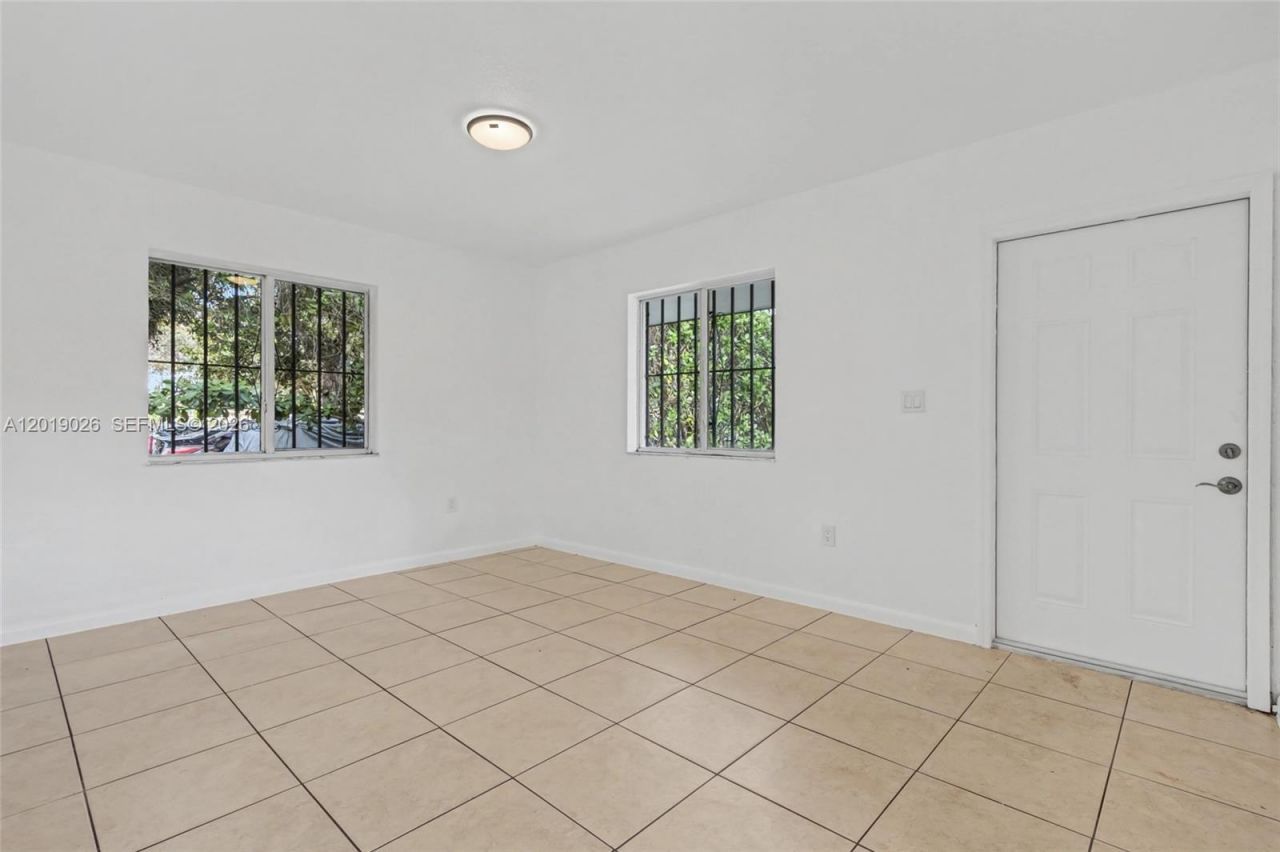 2316-2318 NW 98th St, Miami, FL 33147 Photo