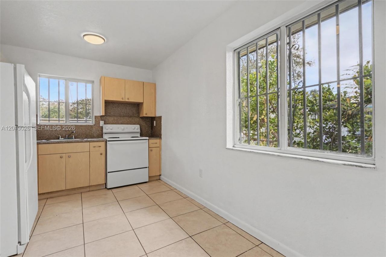 2316-2318 NW 98th St, Miami, FL 33147 Photo